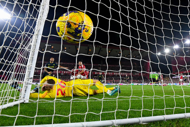 而他的表现 而他的表现