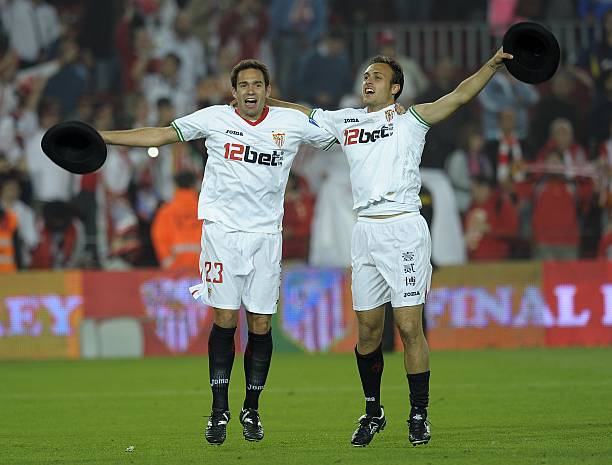 并以他惯有 并以他惯有